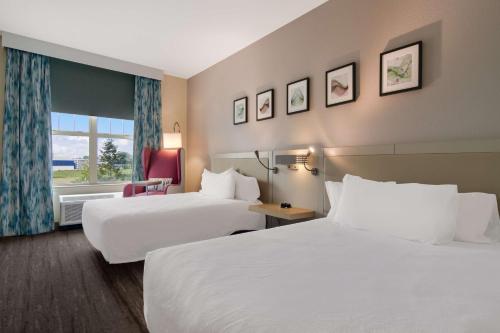 Katil atau katil-katil dalam bilik di Hilton Garden Inn Madison West/Middleton