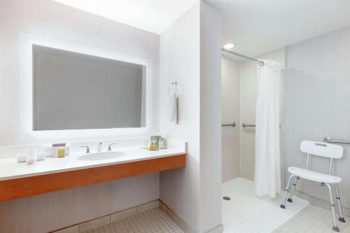 Koupelna v ubytování DoubleTree by Hilton Atlanta Airport