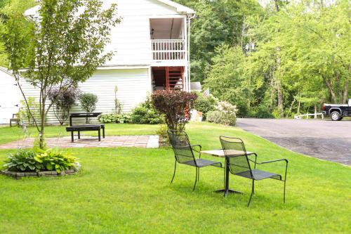 Κήπος έξω από το Chatham Travel Lodge