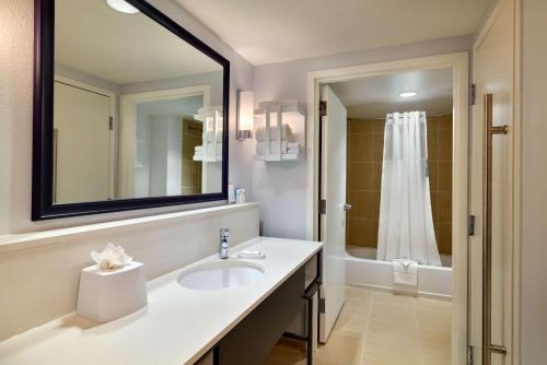 Hampton Inn Washington DC - Convention Center Image