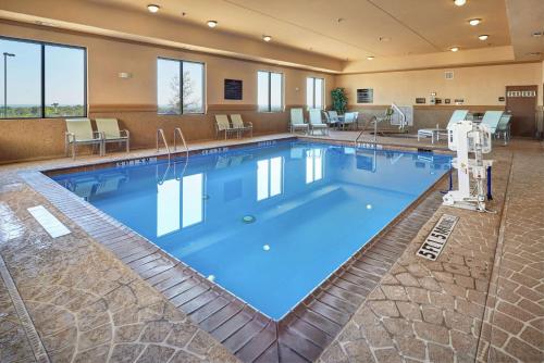 a large swimming pool in a hotel room at Hampton Inn & Suites Decatur in Decatur