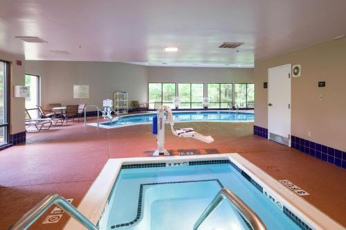 Kolam renang di atau dekat dengan Hampton Inn Selinsgrove/Shamokin Dam