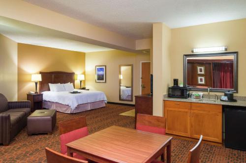 Katil atau katil-katil dalam bilik di Hampton Inn Selinsgrove/Shamokin Dam