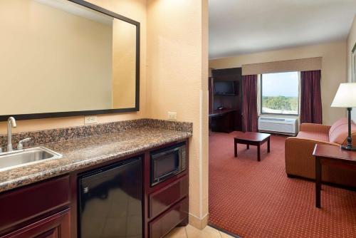 Fotografie z fotogalerie ubytování Hampton Inn & Suites Austin South Buda v destinaci Buda