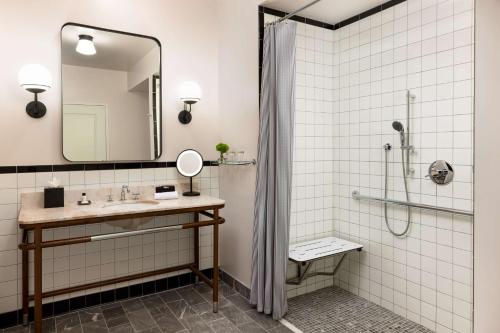 The Candler Hotel Atlanta, Curio Collection by Hilton Image