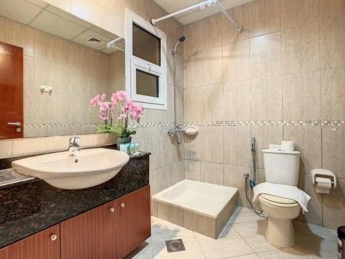 Ванна кімната в Key View - Silicon Star