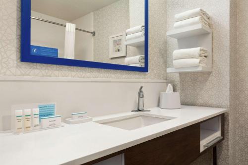 Gambar di galeri bagi Hampton Inn Tracy di Tracy
