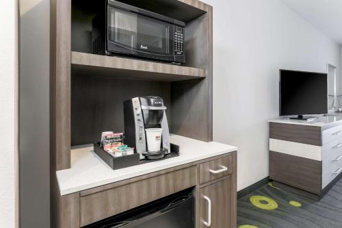 Dapur atau dapur kecil di Hilton Garden Inn Ardmore