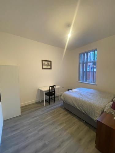 Fotografie z fotogalerie ubytování Luxury Fully Furnished Bedroom v destinaci Leicester
