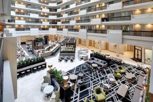 an overhead view of the lobby of a building at Embassy Suites by Hilton Atlanta Perimeter Center in Atlanta