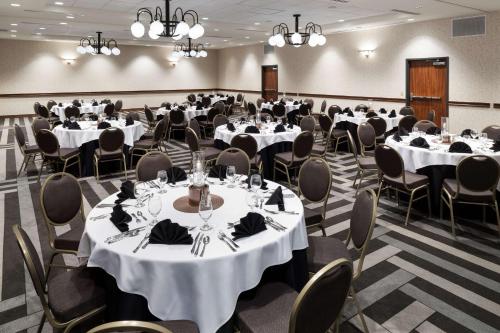 Restaurace v ubytování Embassy Suites Anchorage