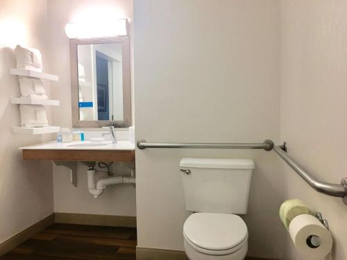 Hampton Inn Sevierville photo 37