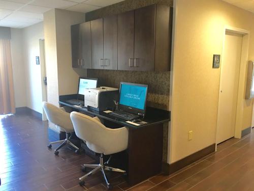 Hampton Inn Sevierville photo 41