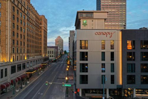 a view of a city street with buildings at Canopy By Hilton Memphis Downtown in Memphis