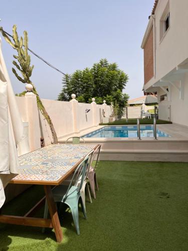 Bazén v ubytovaní Apartamento en Monte Gibralfaro piscina compartida alebo v jeho blízkosti