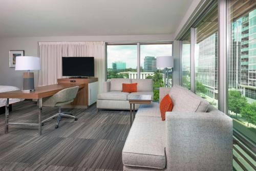 Hampton Inn & Suites Atlanta Buckhead Place Image
