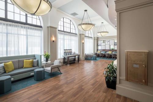 Hampton Inn & Suites Atlanta-Downtown Image