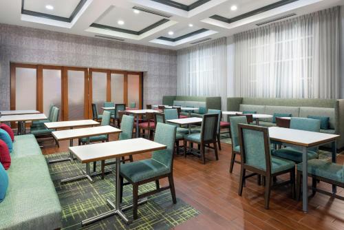 Hampton Inn & Suites Orlando Airport at Gateway Village photo 29