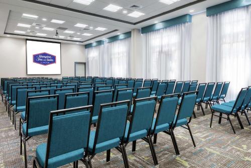 Hampton Inn & Suites Orlando Airport at Gateway Village photo 39