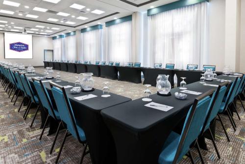 Hampton Inn & Suites Orlando Airport at Gateway Village photo 42