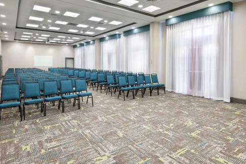 Hampton Inn & Suites Orlando Airport at Gateway Village photo 43