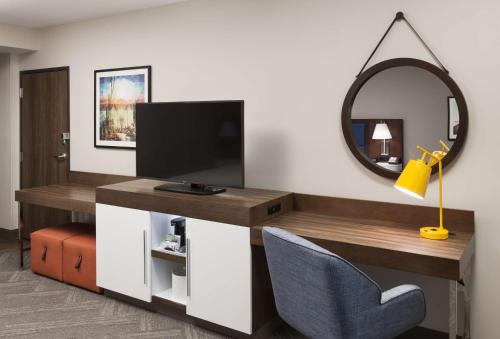 Hampton Inn & Suites Phoenix Downtown Image