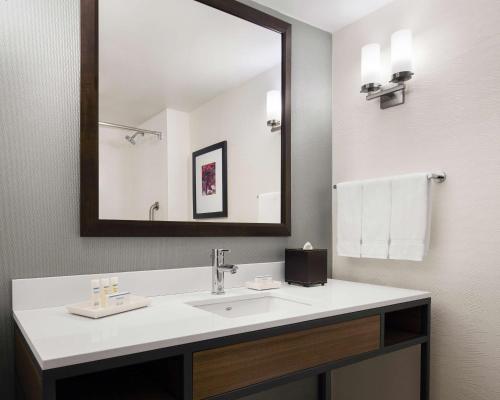 Koupelna v ubytování Hilton Garden Inn Providence Airport/Warwick