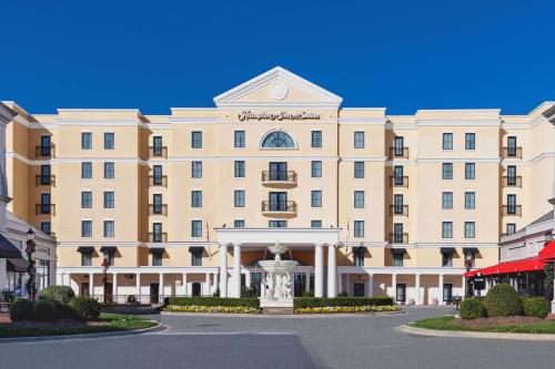 Hampton Inn & Suites South Park at Phillips Place Image