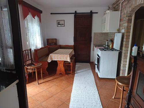 Dining area sa guest house