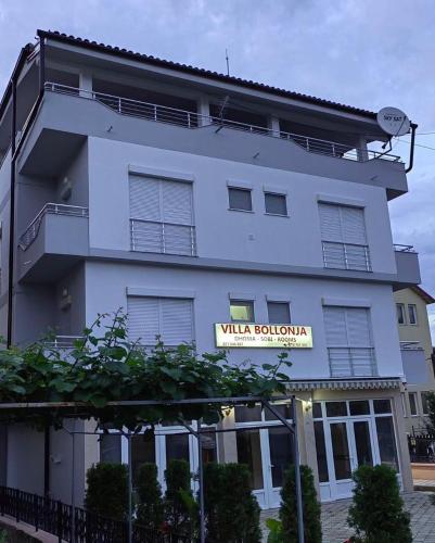 Bangunan di mana terletaknya hotel