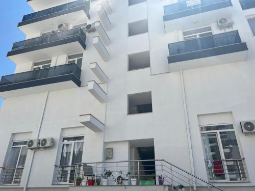 Το κτήριο όπου στεγάζεται  το διαμέρισμα