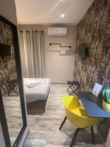 Postel nebo postele na pokoji v ubytování Kalasó Design Guest House - Rome Airport
