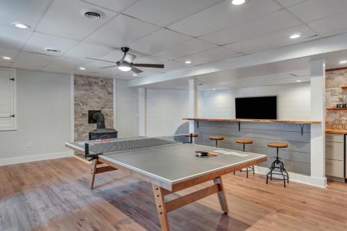 Πινγκ πονγκ στο 151Escape - 5-Star Group Fun! Game Room/Bar/Deck/4kTVs ή εκεί κοντά
