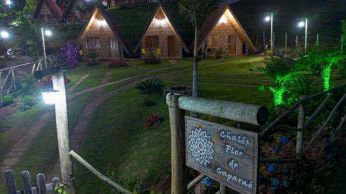 Κήπος έξω από το Chalés Flor do Caparaó em Patrimonio da Penha