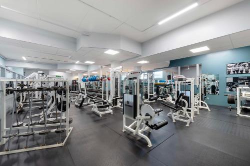 Фитнес-центр и/или тренажеры в Best Western Pembroke Inn & Conference Centre