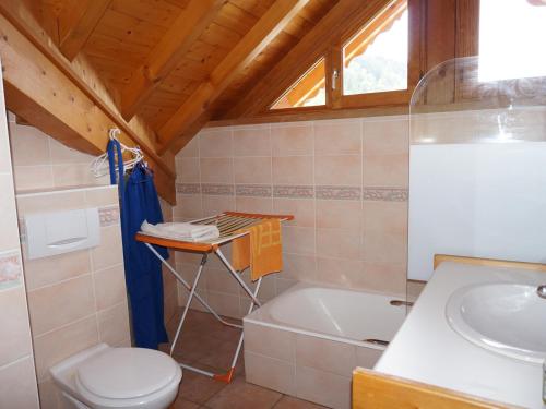 Koupelna v ubytování Appartement Morzine, 3 pièces, 6 personnes - FR-1-754-37
