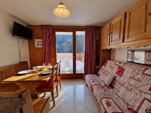 Joli T2 classé 1* au pied des pistes et téléphérique de Nyon - Morzine, avec parking et wifi - FR-1-754-31