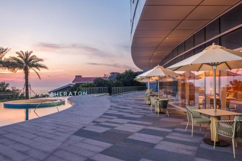 Bazén v ubytování Sheraton Beihai Resort nebo v jeho okolí