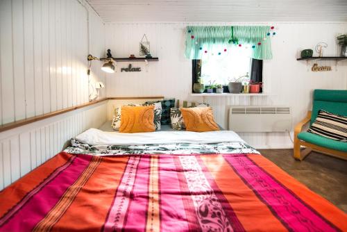 Ein Bett oder Betten in einem Zimmer der Unterkunft Boho House 1 camp Terme Catez with promotional tickets prices