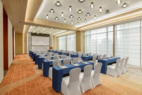 Kawasan bisnes dan/atau bilik persidangan di Hotel Indigo Changsha Meixi Lake