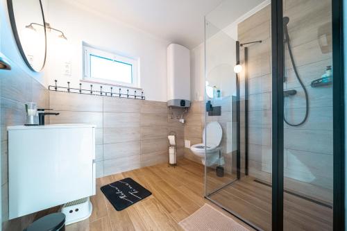 Et badeværelse på Sunny Beach Villa