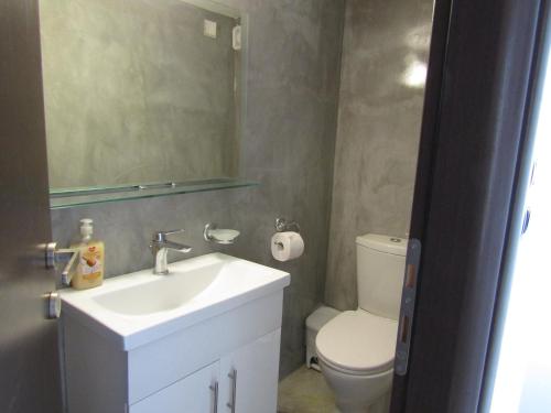 Ένα μπάνιο στο Villa Gusta