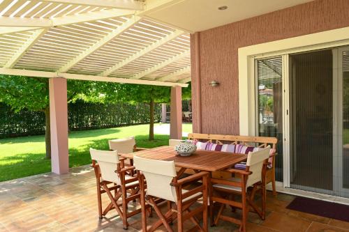 Gallery image of Olympus Riviera Modern Luxury Villa in Leptokarya in Leptokaria