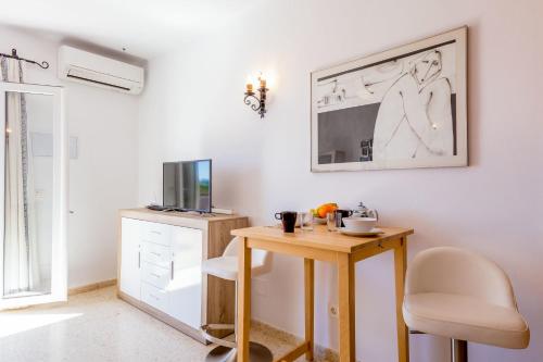 Las Palmas 17B Oasis Properties