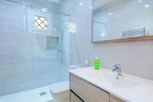 Las Palmas 17B Oasis Properties