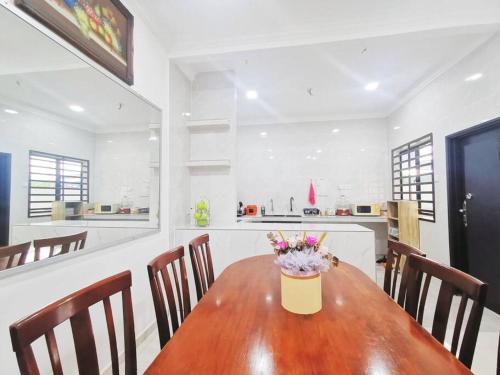 TV i/ili multimedijalni sistem u objektu Ipoh stadium 1min/wahkeongpark simee 18pax bungalow cottage