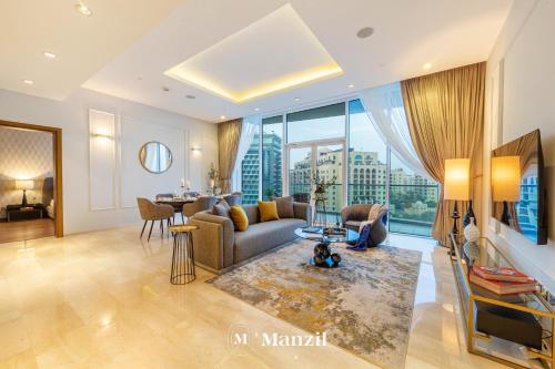 Gallery image of Manzil - Stylish 3BR in Palm w Private Beach & Sea View in Dubai