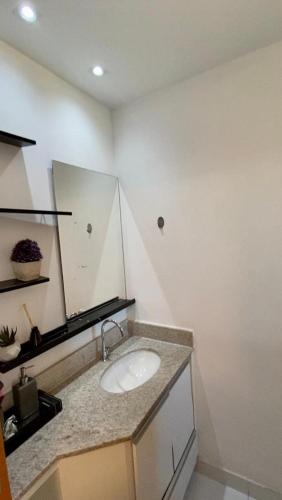 Cobertura Duplex Encantadora com jacuzzi Privativa Vista marにあるキッチンまたは簡易キッチン