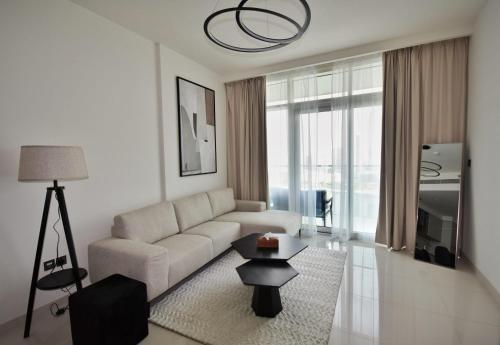 Posezení v ubytování NETIZEN HOMES Beachfront premium 2 bedroom apartment