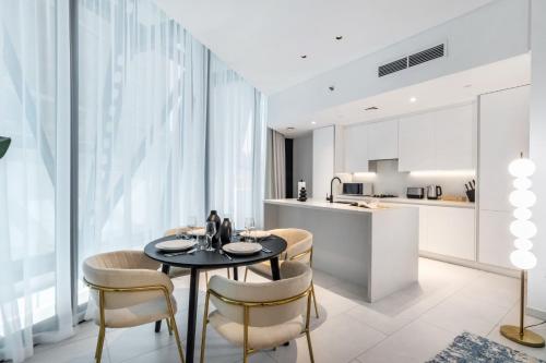 Kuchyň nebo kuchyňský kout v ubytování 6 min to Burj Khalifa - Water area - Premium tower